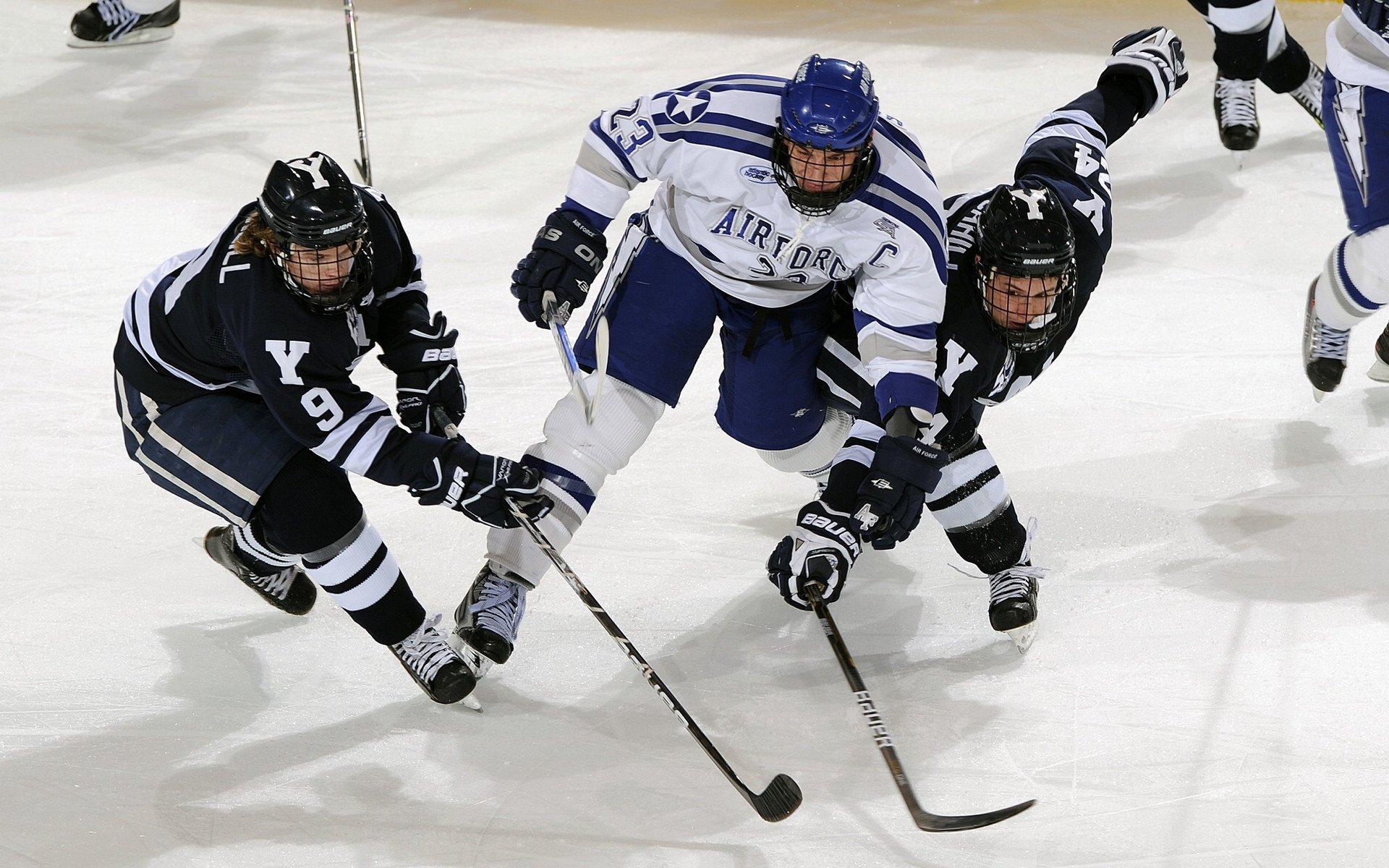 中国女篮又有麻烦了?日本队或归化超级内线:张子宇能打爆她吗?
